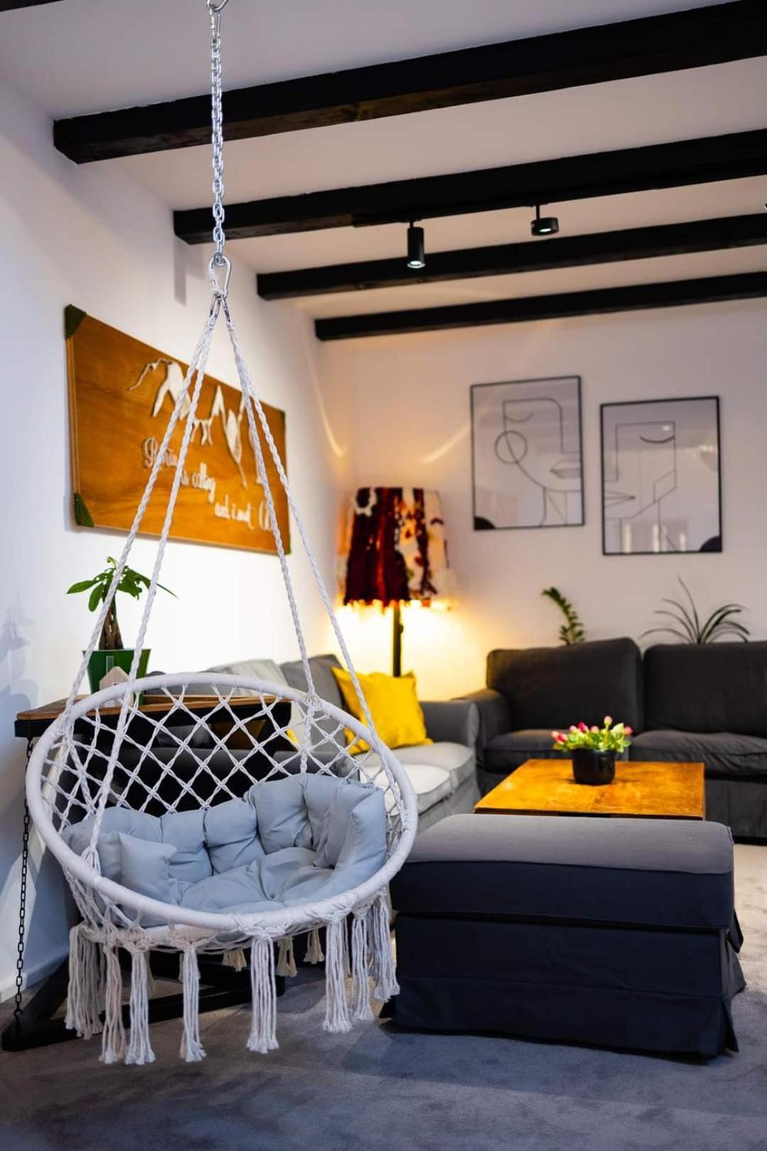 In Longfield Town Bed and Breakfast Câmpulung Moldovenesc Εξωτερικό φωτογραφία