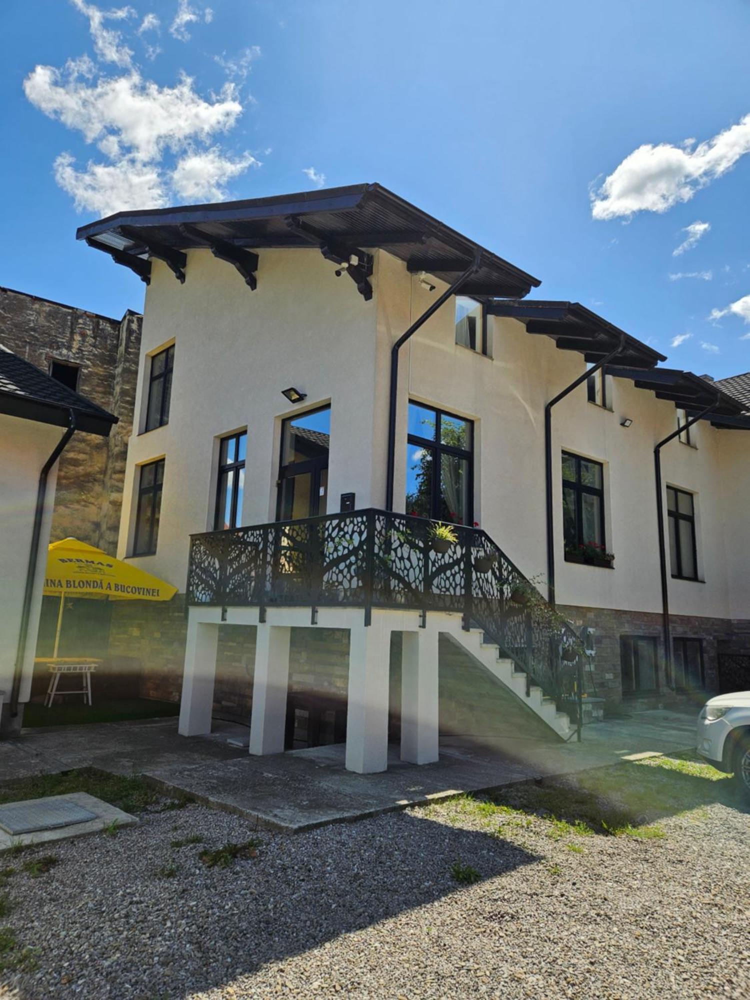 In Longfield Town Bed and Breakfast Câmpulung Moldovenesc Εξωτερικό φωτογραφία